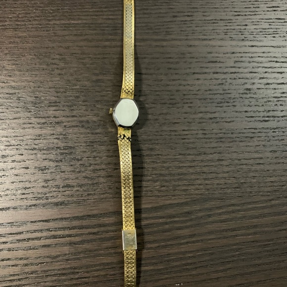 Vintage Gruen Precision Quartz Women’s Luxury Gold Watch Swiss Diamond rare - Picture 6 of 8